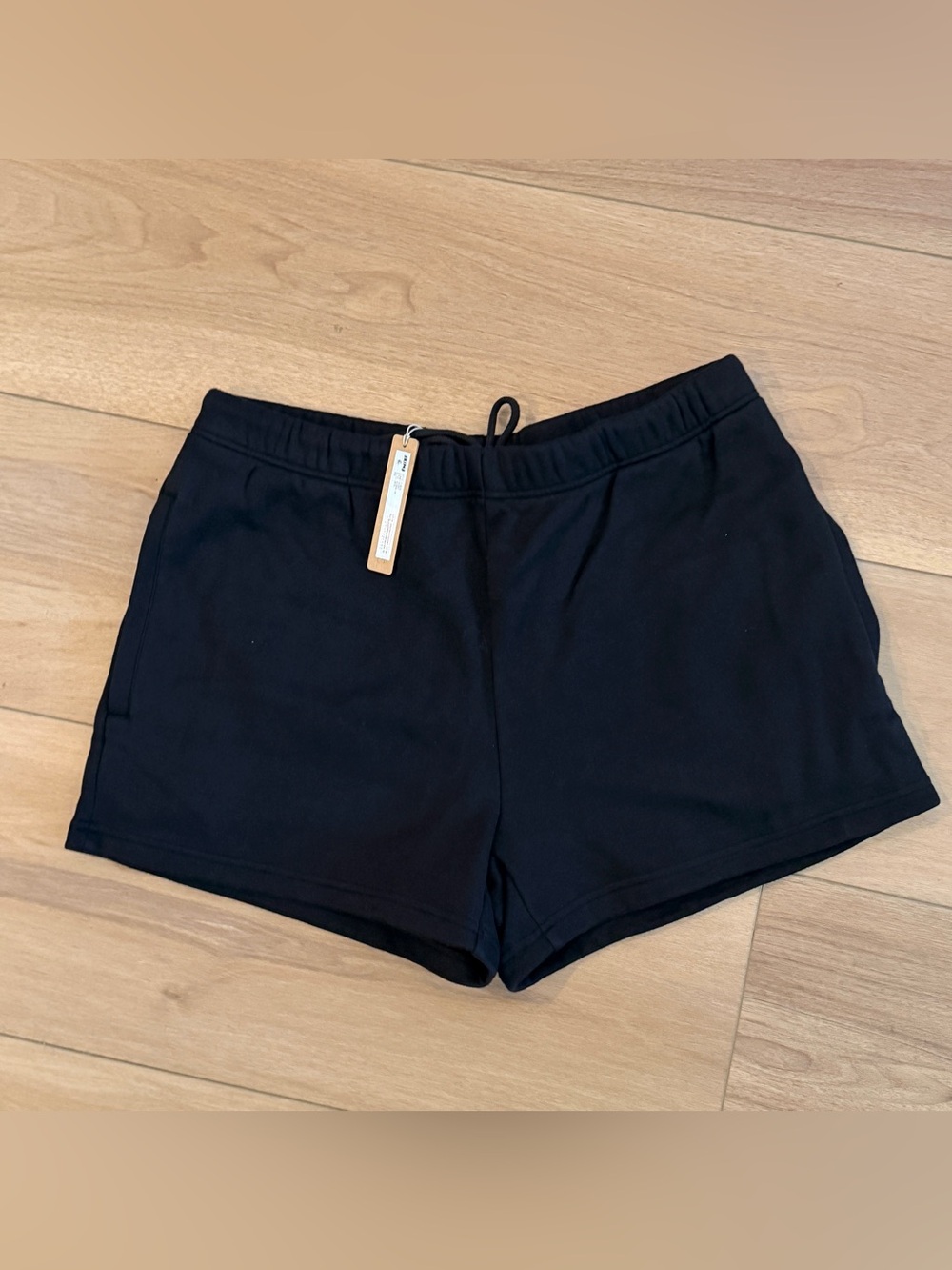 New Skims Shorts L